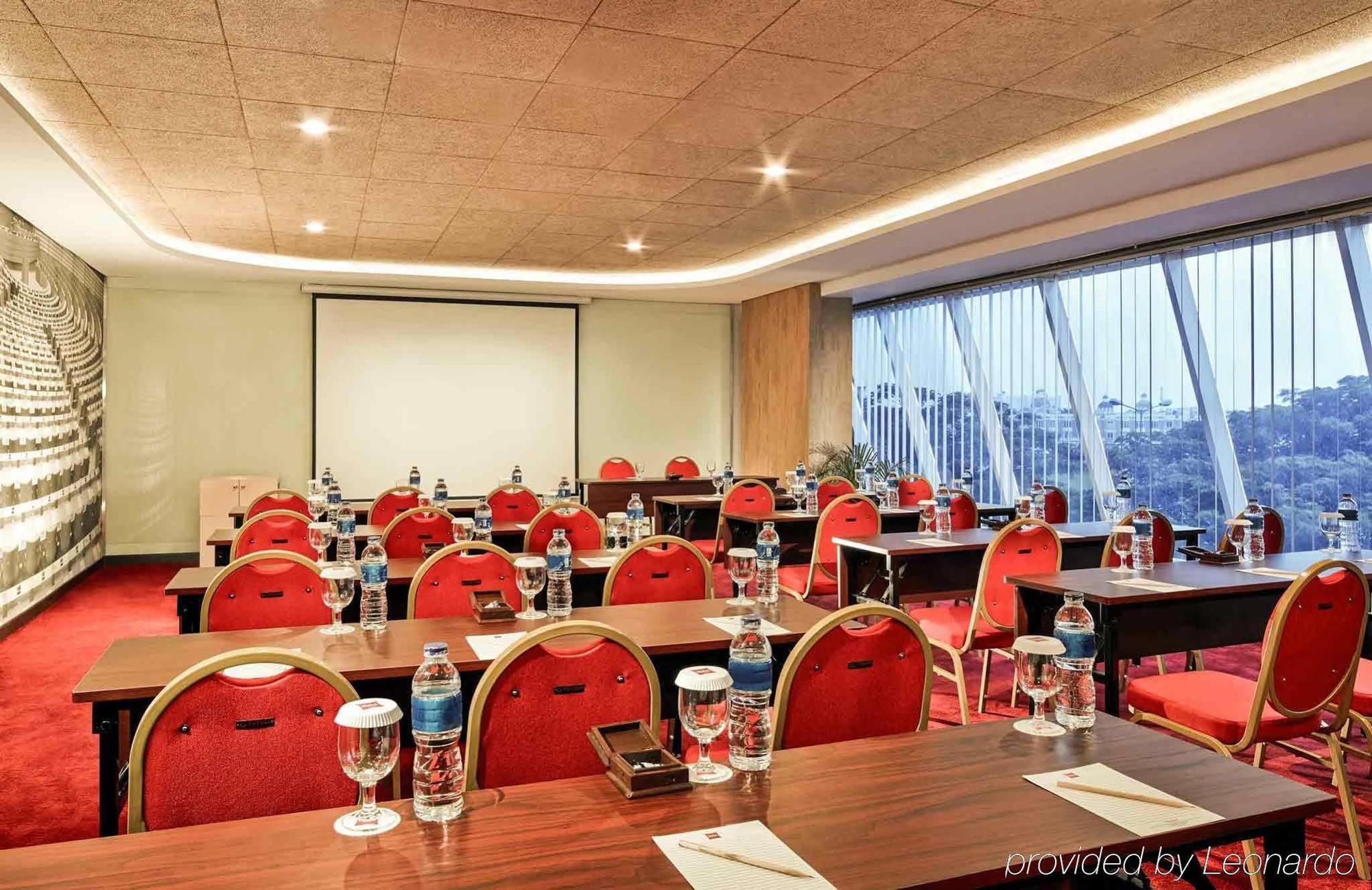 Ibis Gading Serpong Dış mekan fotoğraf